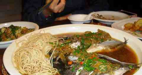 治疗胃热口臭的食疗方法
