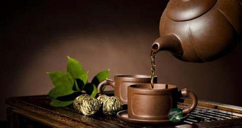 喝牛奶可以喝茶吗