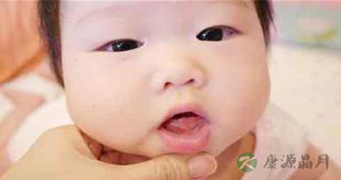 牙龈不好吃什么维生素