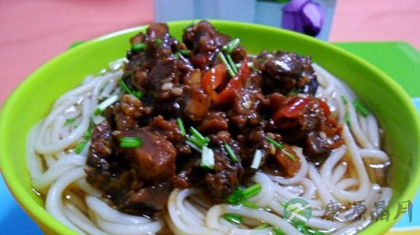 香辣炸酱面的详细做法
