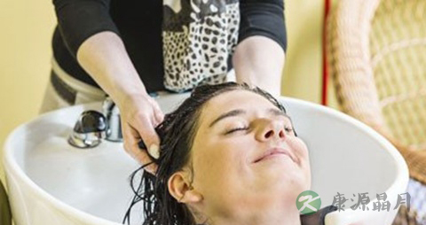 头发油腻掉发用什么洗发水 头发油腻掉发用什么洗发水