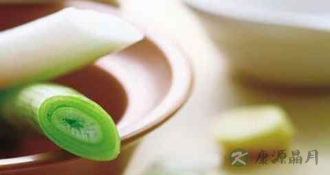 吃葱对眼睛好吗 吃葱对眼睛好吗