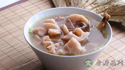 莲藕排骨汤的做法