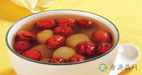 用枣泡水喝有什么好处