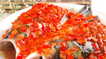 剁椒鱼头的家常做法 剁椒鱼头的家常做法