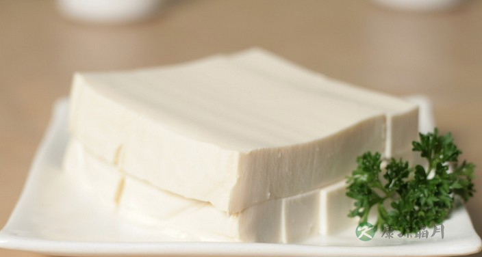 豆腐炖鱼 补钙健骨 豆腐炖鱼 补钙健骨