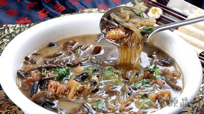 教你小鸡炖蘑菇的四种做法 教你小鸡炖蘑菇的四种做法