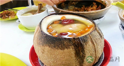 椰子煲鸡的做法
