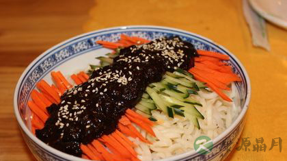 炸酱面好吃关键在于炸酱