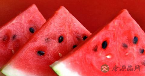 注意！西瓜盖上保鲜膜后放入冰箱可以害死人！