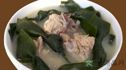 海带排骨汤的做法