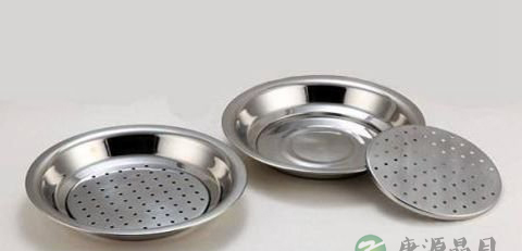 用小苏打洗不锈钢餐具会起电化学反应？