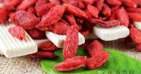 吃什么会使头发变黑 吃什么会使头发变黑