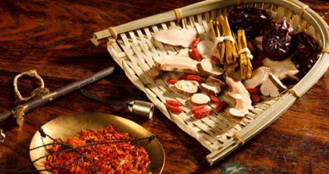 骨头响吃什么 骨头响吃什么