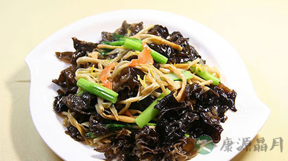 黄花菜的做法与功效