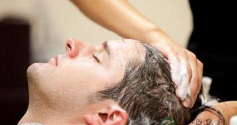 脂溢性皮炎脱发症状