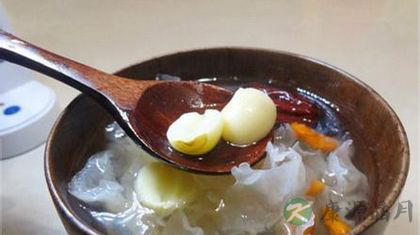 润燥银耳莲子汤的八种做法
