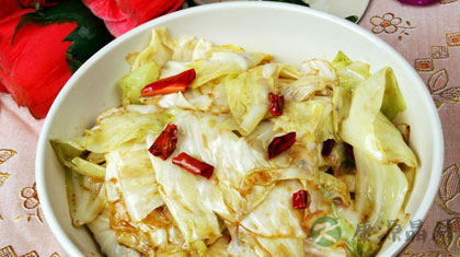 手撕包菜的家常做法 手撕包菜的家常做法