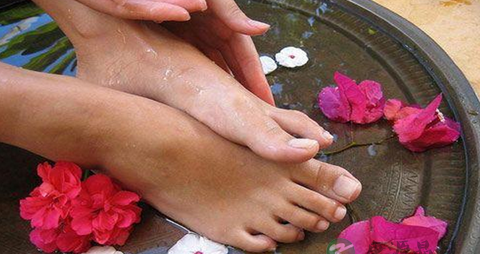 一年四季泡脚的功效_泡脚有什么好处呢 一年四季泡脚的功效_泡脚有什么好处呢