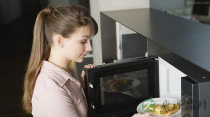 微波炉不能加热什么