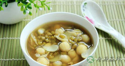 湿气重吃什么 湿气重吃什么