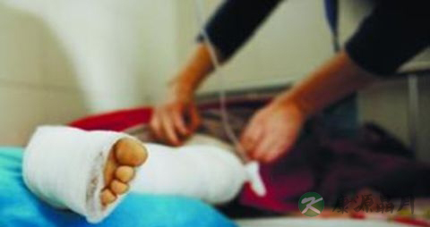 小孩子骨折吃什么好