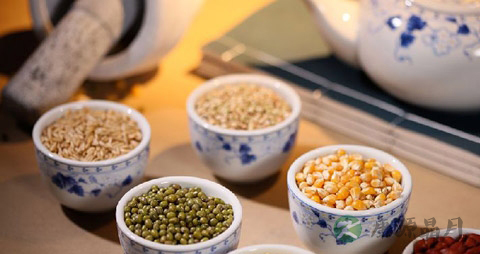 人体湿气重吃什么 人体湿气重吃什么