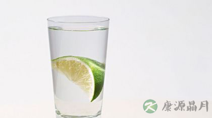 柠檬水什么时候喝好？揭秘最佳饮用时间