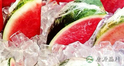 注意！西瓜盖上保鲜膜后放入冰箱可以害死人！