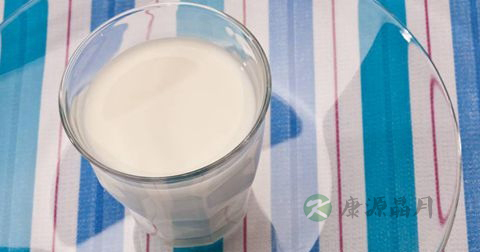 在房间里摆什么花草有助睡眠