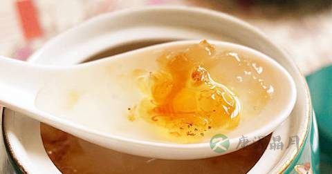 哺乳期能不能吃桃胶