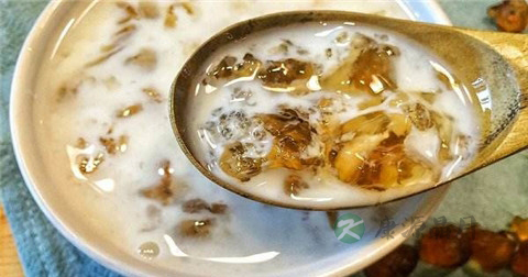 牛奶桃胶要炖多久