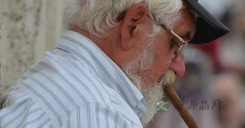 男人抽烟喝酒的危害