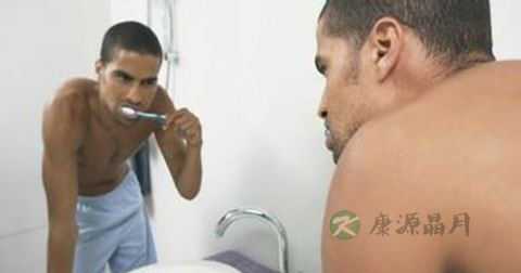 男人刷牙恶心怎么回事