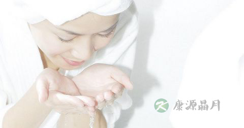 怎样洗脸不长皱纹
