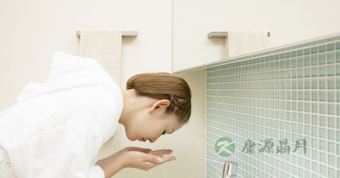 搓脸美容法：经常搓脸有什么好处