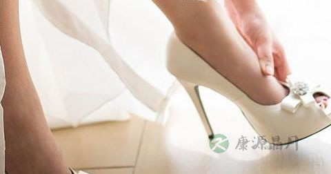 来月经能不能穿高跟鞋