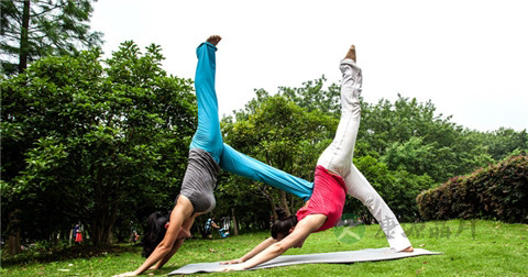 半个月来一次月经怎么回事 半个月来一次月经怎么回事