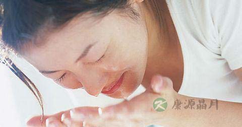眼部皱纹形成原因和去除办法