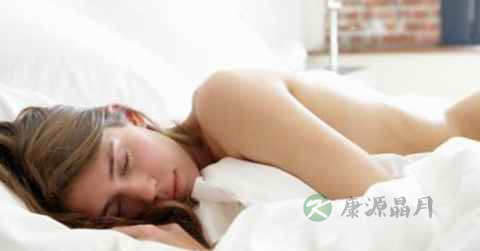女子裸睡好不好