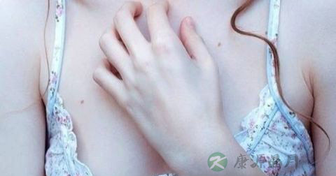 为什么女人胸部一大一小
