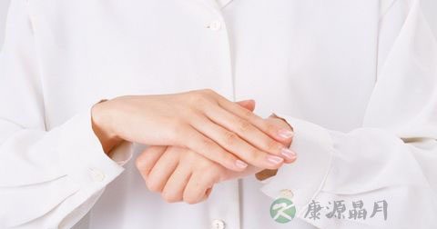女人手上长湿疹怎么治疗