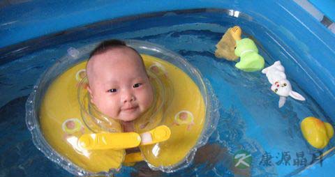 家庭婴儿游泳：婴幼儿游泳好不好