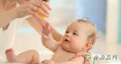 一个月宝宝怎么洗澡