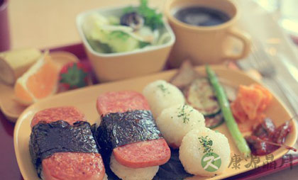 家长应该关注孩子的营养午餐