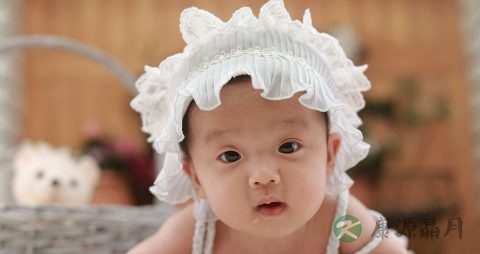 小孩打嗝怎么办
