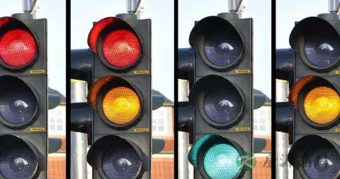 等红绿灯时怎么停车