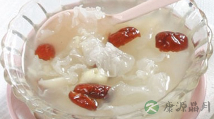 银耳莲子汤的功效作用与做法