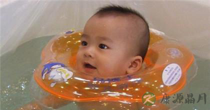 婴儿游泳的好处及婴儿游泳注意问题