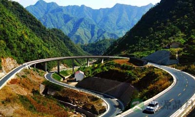 自驾轻松过山路，享受驰骋的感动